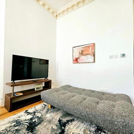 Charming Home With Private Balcony, On 1St Floor, With 2 Bathrooms, 3 Min Walk To Earl'S Court Station Londyn Zewnętrze zdjęcie
