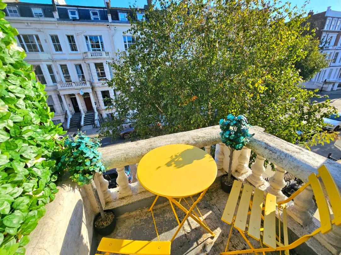 Charming Home With Private Balcony, On 1St Floor, With 2 Bathrooms, 3 Min Walk To Earl'S Court Station Londyn Zewnętrze zdjęcie