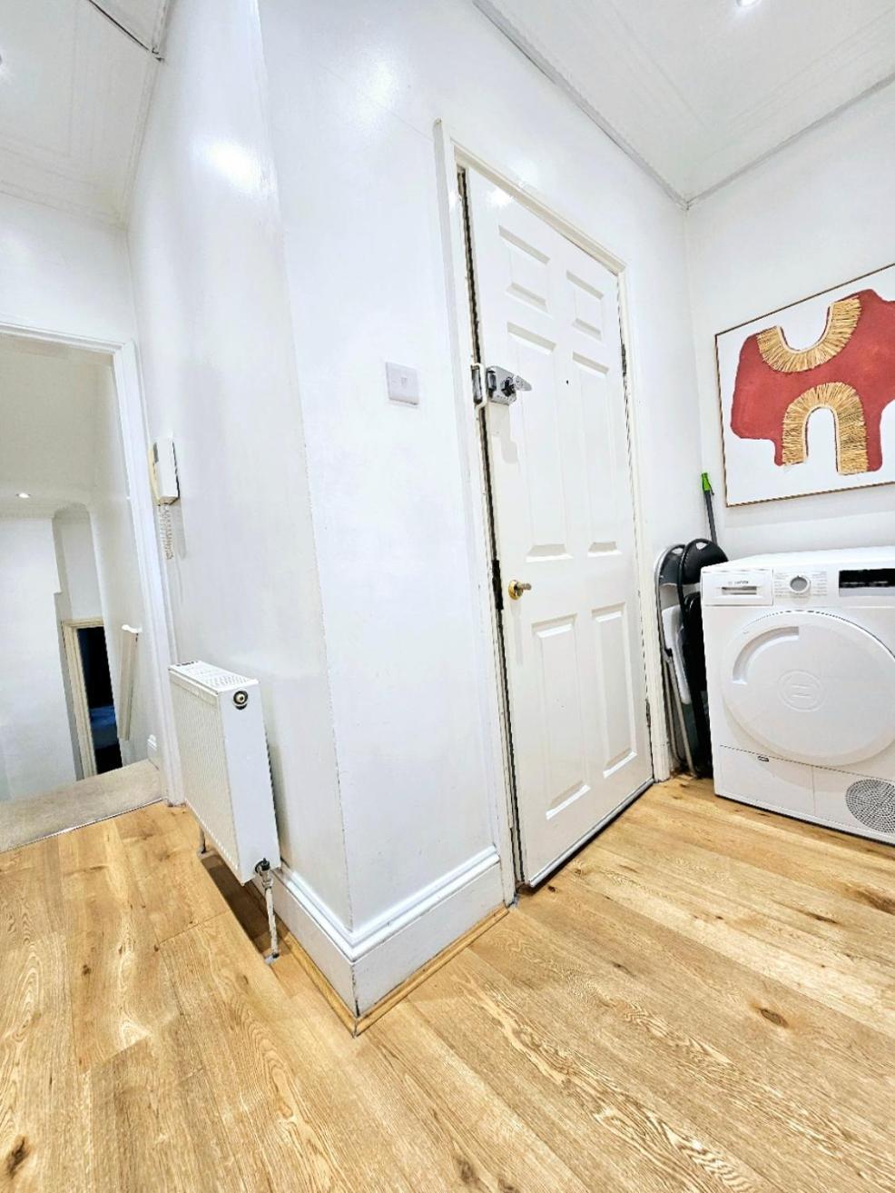 Charming Home With Private Balcony, On 1St Floor, With 2 Bathrooms, 3 Min Walk To Earl'S Court Station Londyn Zewnętrze zdjęcie