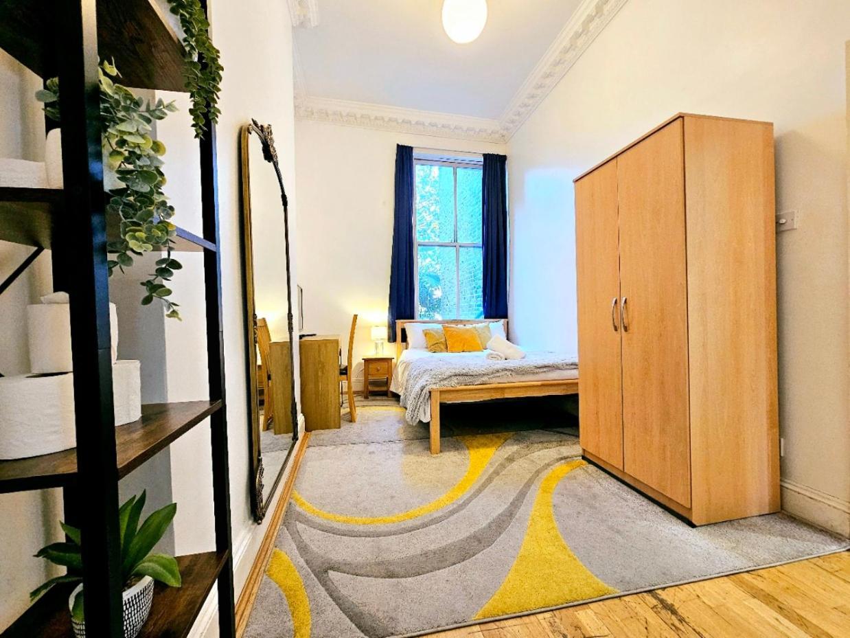 Charming Home With Private Balcony, On 1St Floor, With 2 Bathrooms, 3 Min Walk To Earl'S Court Station Londyn Zewnętrze zdjęcie