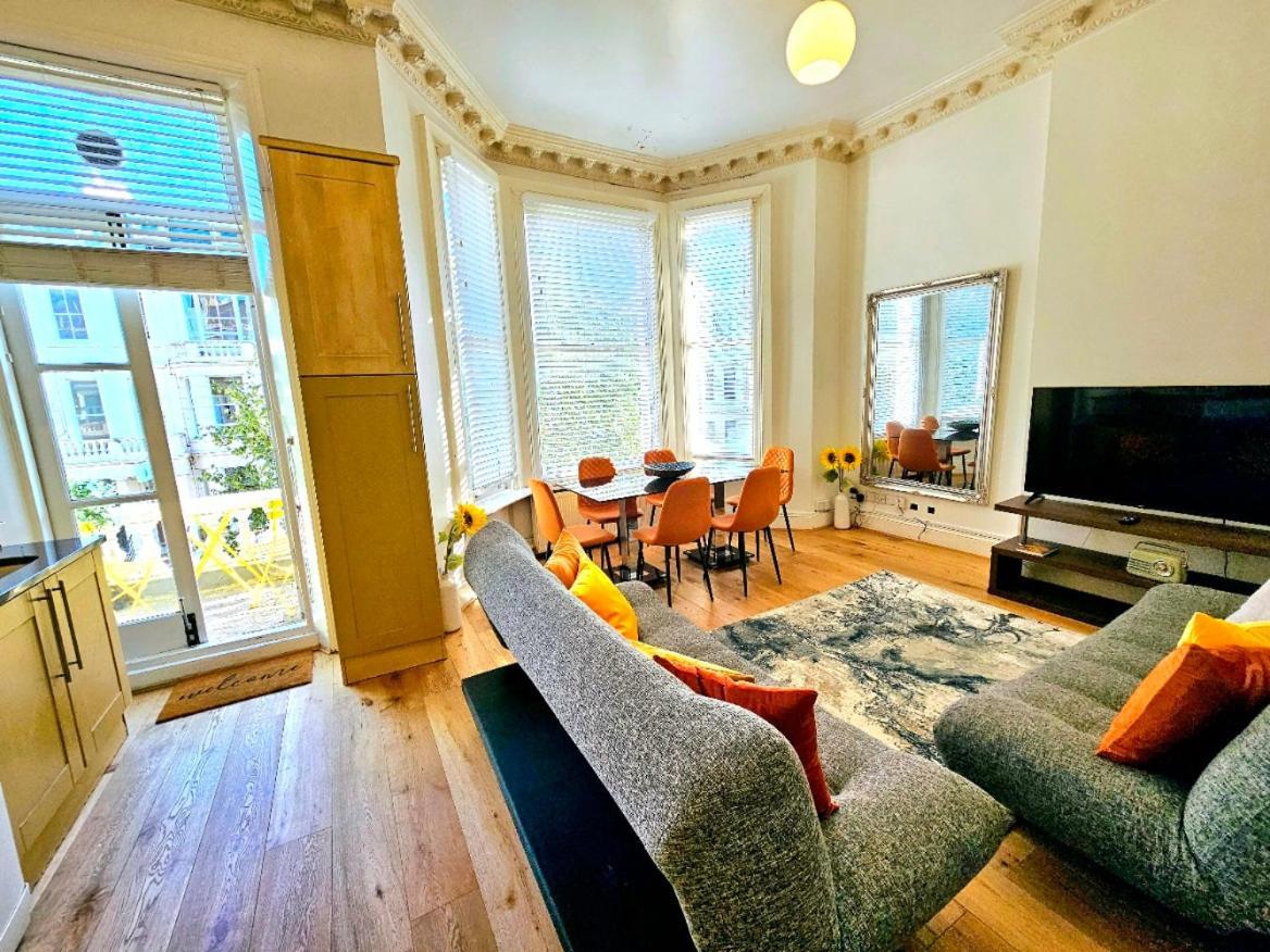Charming Home With Private Balcony, On 1St Floor, With 2 Bathrooms, 3 Min Walk To Earl'S Court Station Londyn Zewnętrze zdjęcie
